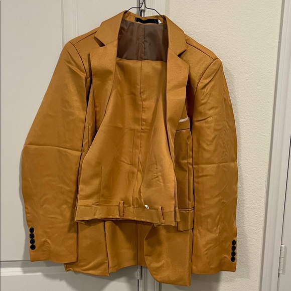 Beautiful suit for boys (L 16-20)